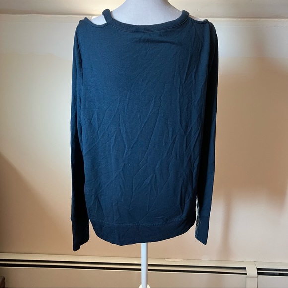 Athleta Blue Shoulder Cut out Long Sleeve Comfy Sweatshirt size Medium - Picture 5 of 6